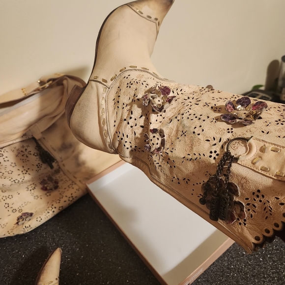 Boots+Bag - Picture 6 of 6